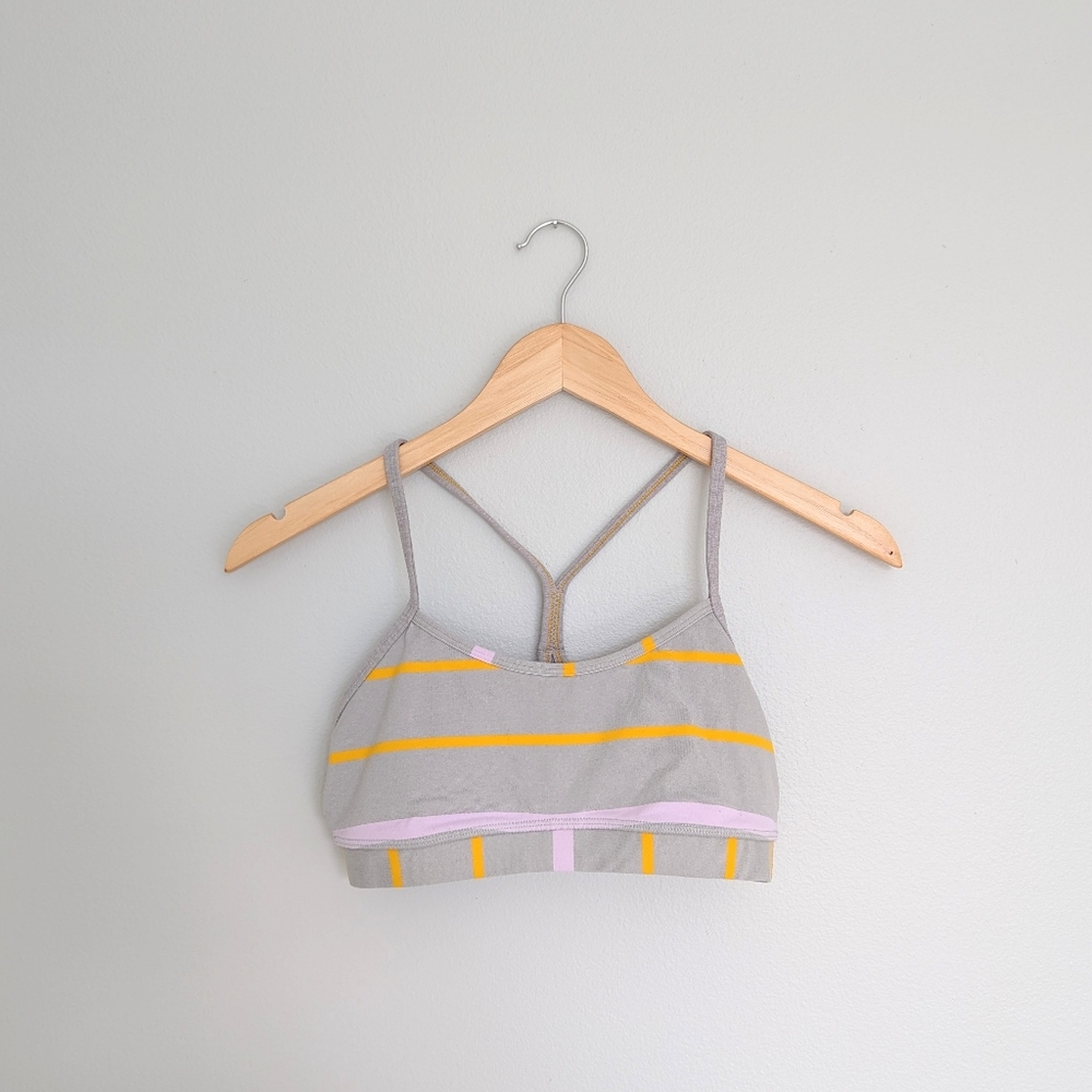Lululemon Flow Y Bra IV in Pop Stripe Heathered Light Grey/Pretty Purple Size 6